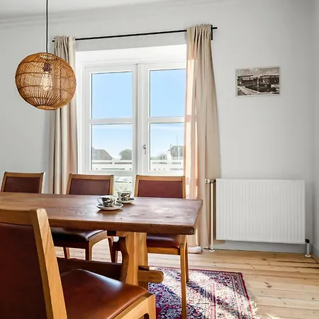 3 Bedroom Pet Friendly In *